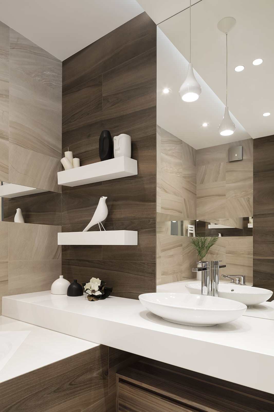 Обзор современной квартиры 170 квм. Полы без плинтуса. Двери в потолок.