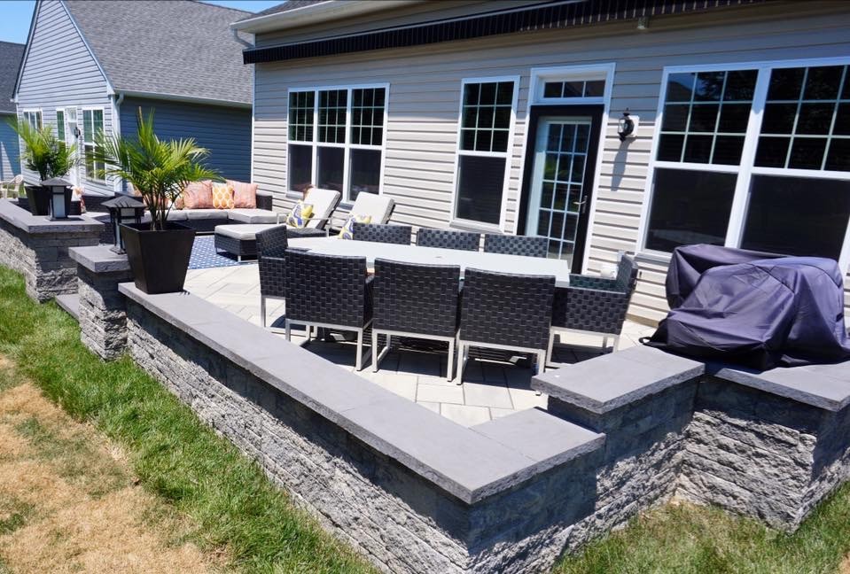 Manalapan NJ: Contemporary Patio