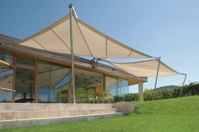 Toiles Solaires Jardins mediterranean-courtyard