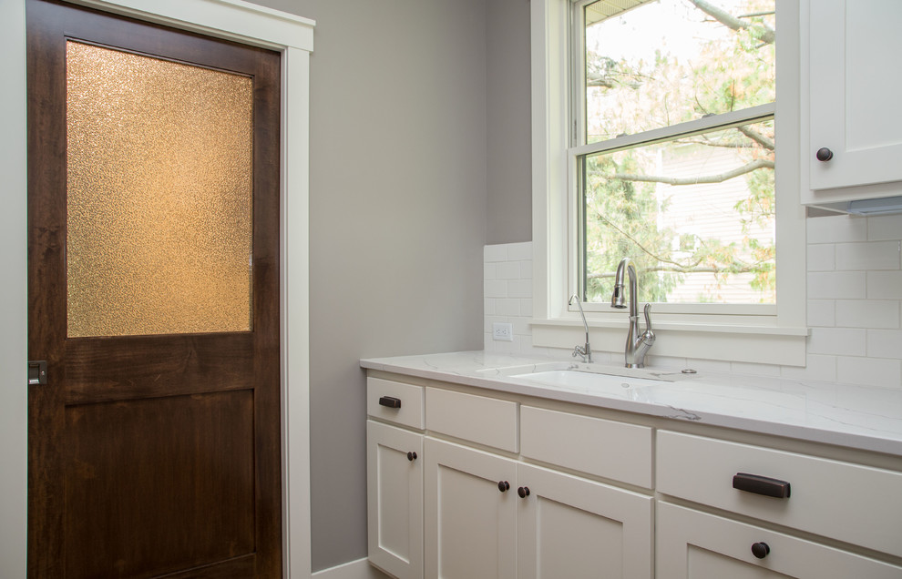 Inspiration for a transitional home design remodel in Minneapolis