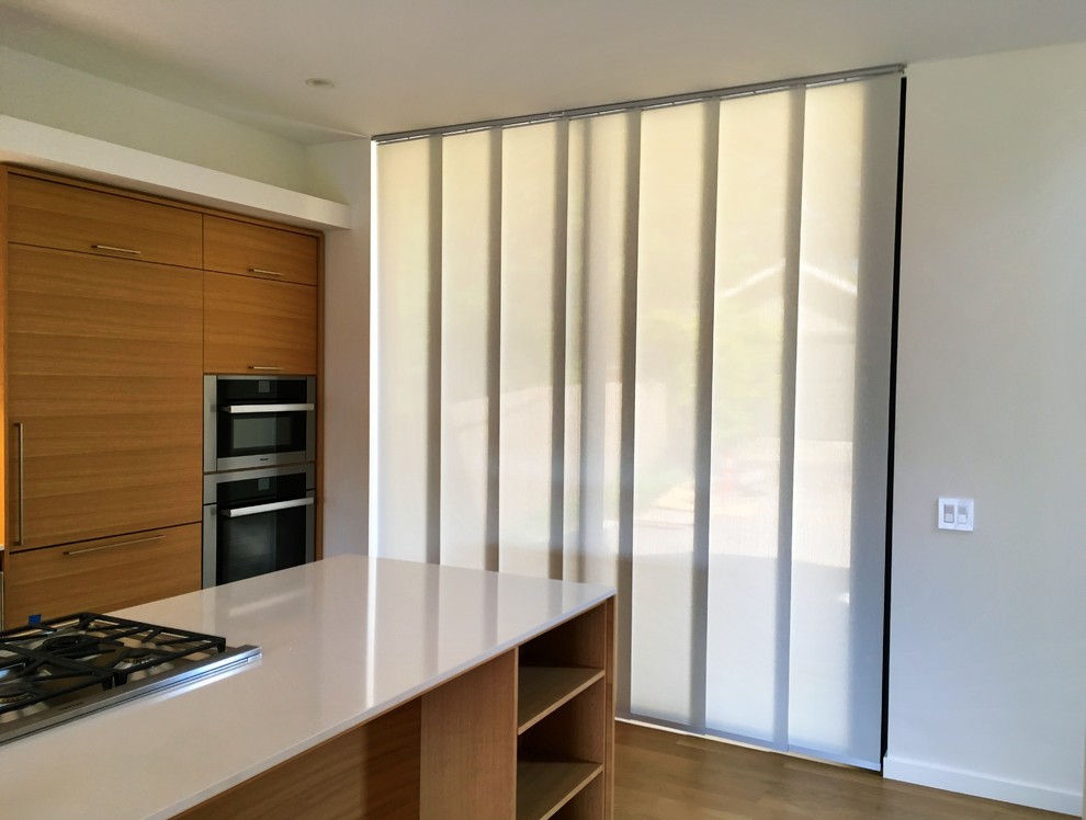 Transitional kitchen photo in Seattle