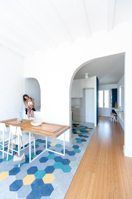 Casa Eul&agrave;lia coastal-dining-room