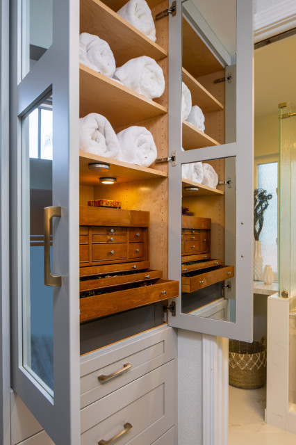 Blue Master Bathroom badezimmer