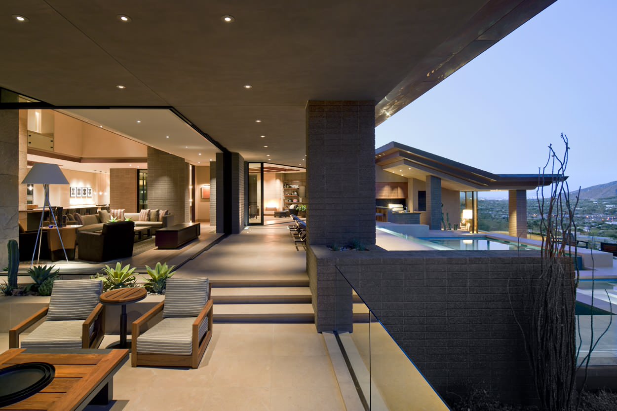 Houzz Tour: Stunning Desert Hillside Home in Arizona