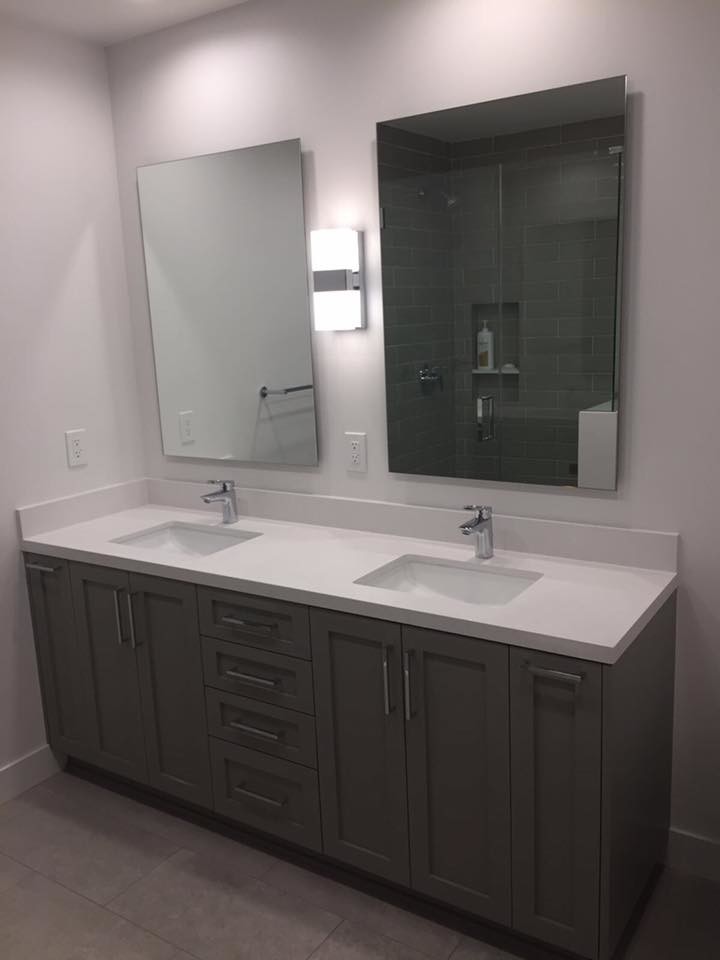 Example of a minimalist home design design in Los Angeles