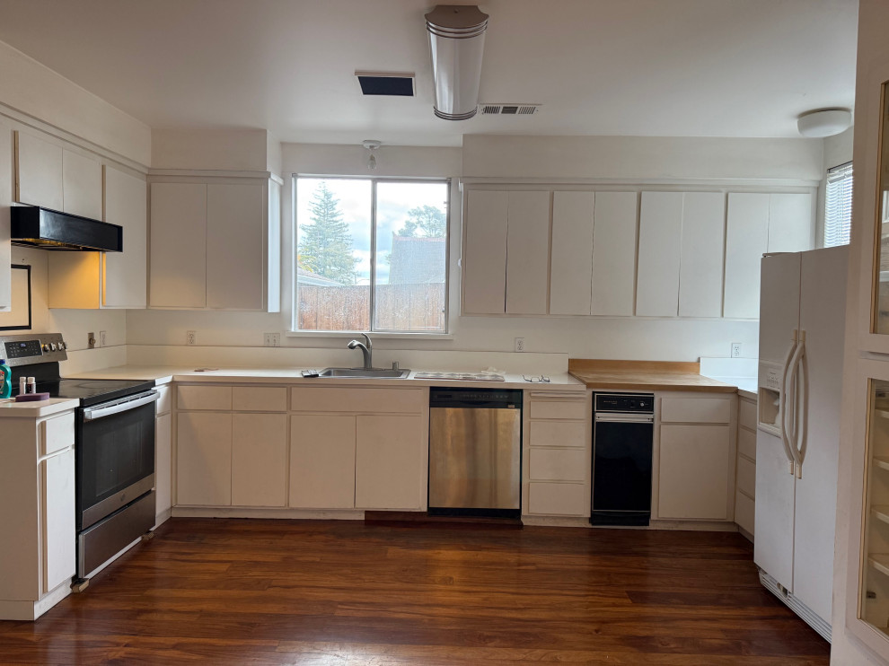 Wonderful Warm Updated Family Kitchen