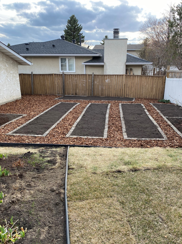 Treble Garden Bed w/ Paver Edging & Mulch Landscape Edmonton by
