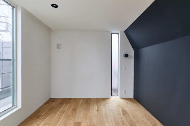 螺旋の家 contemporaneo-dormitorio
