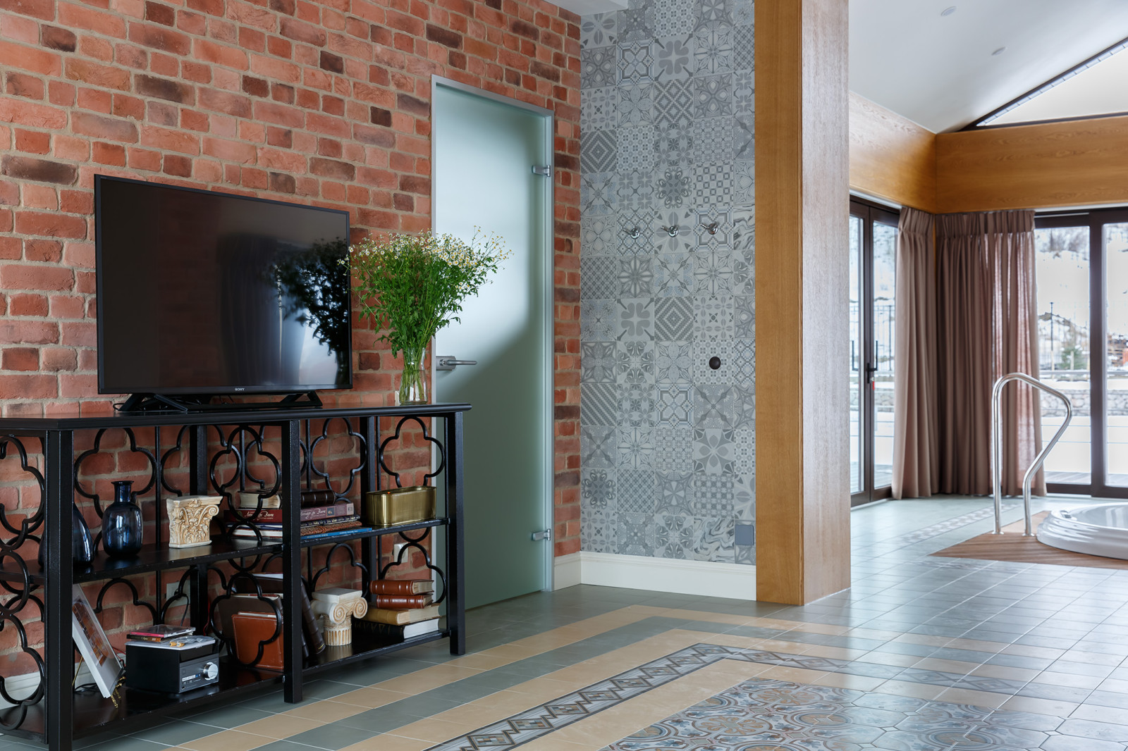 Дом на склоне