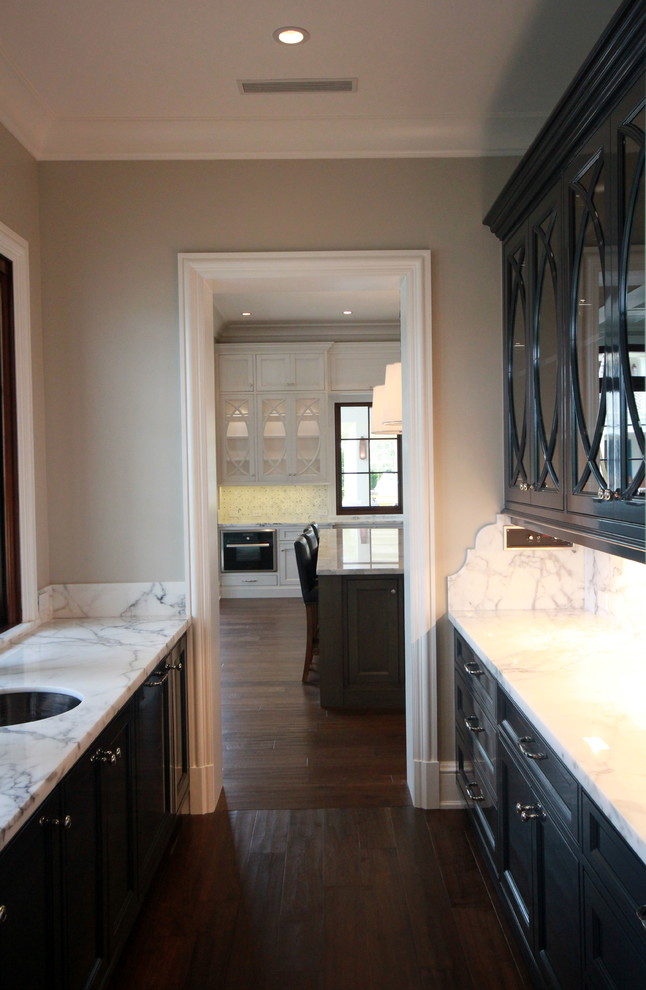 Transitional kitchen photo in Miami