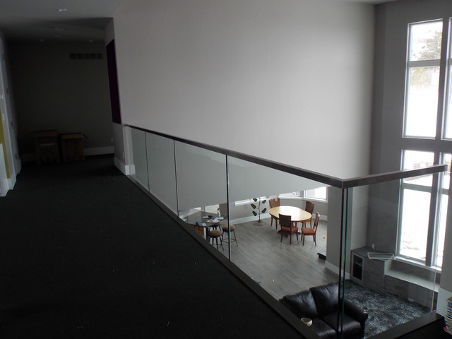 Glass Hand Railing contemporain-escalier