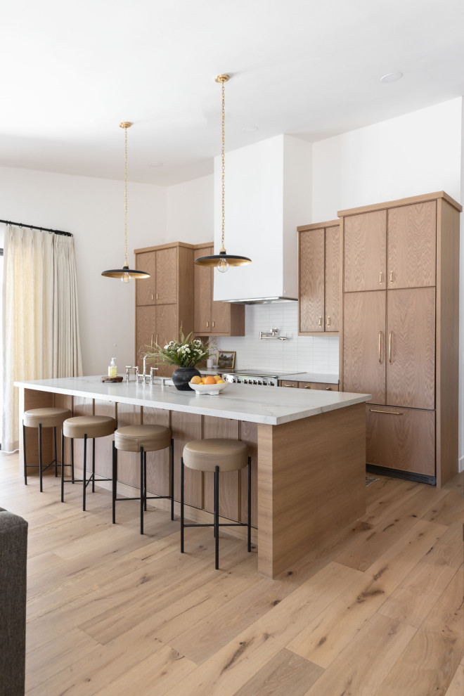 Example of a transitional kitchen design in Phoenix