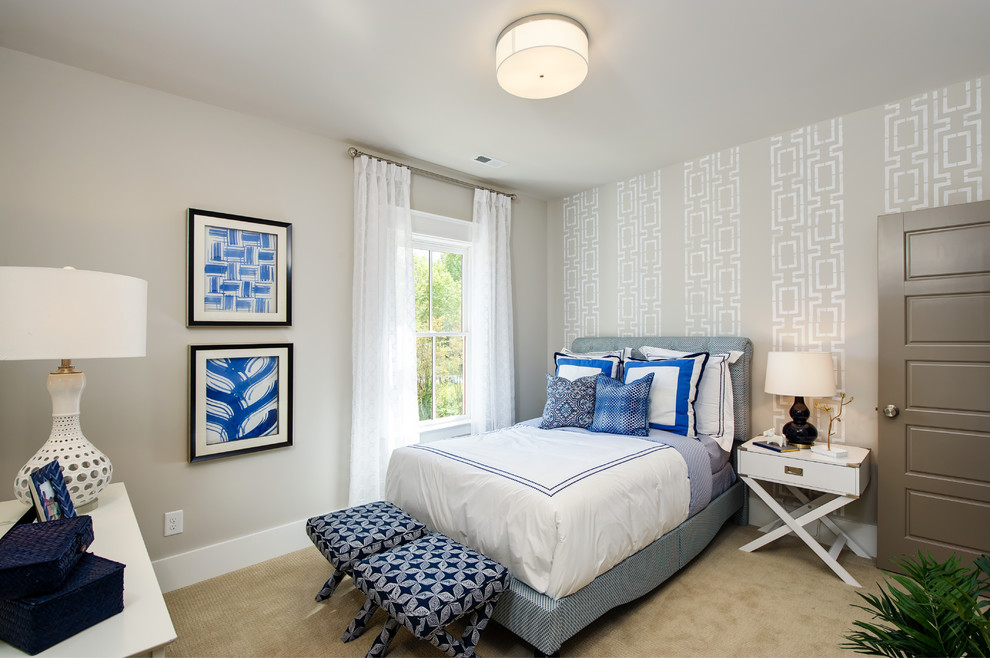 Example of a transitional home design design in Raleigh