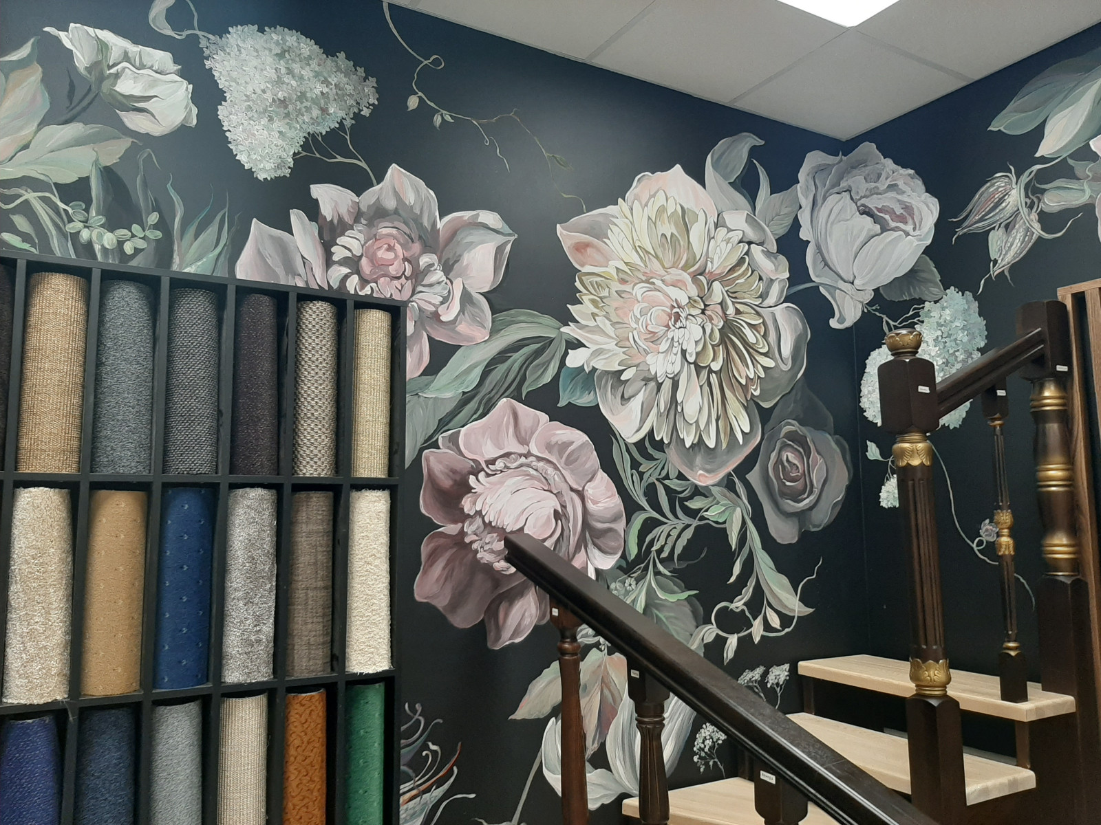 Художественная роспись стен на тему цветы "Пионы"
