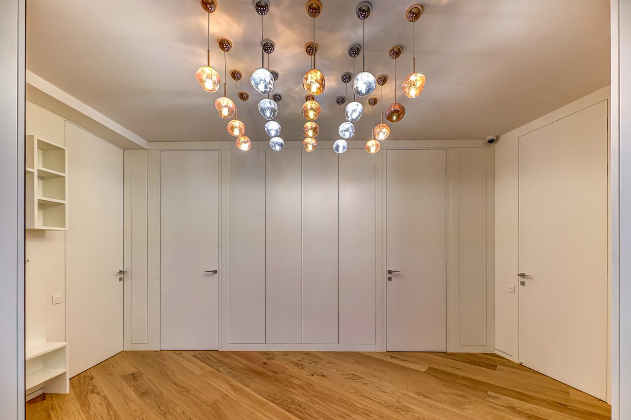 Дизайн интерьера холла в современном стиле ЖК Стокгольм