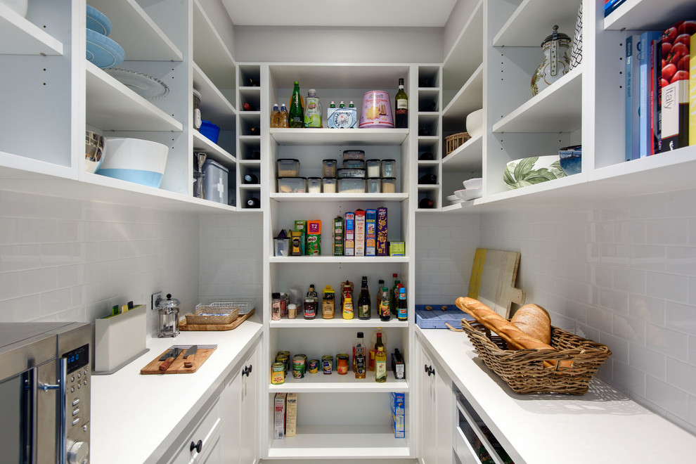 Design ideas for a transitional kitchen in Melbourne.