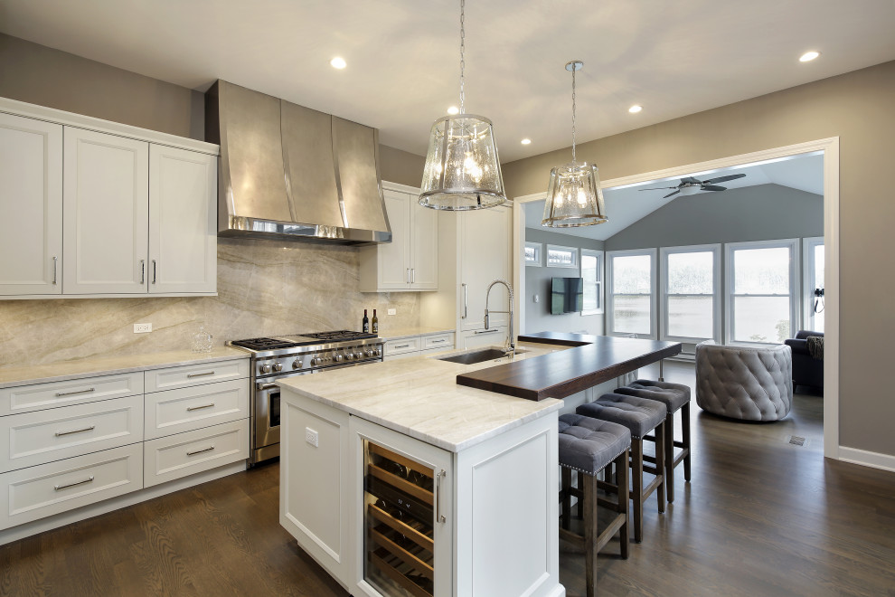 Inspiration for a transitional kitchen remodel in Chicago