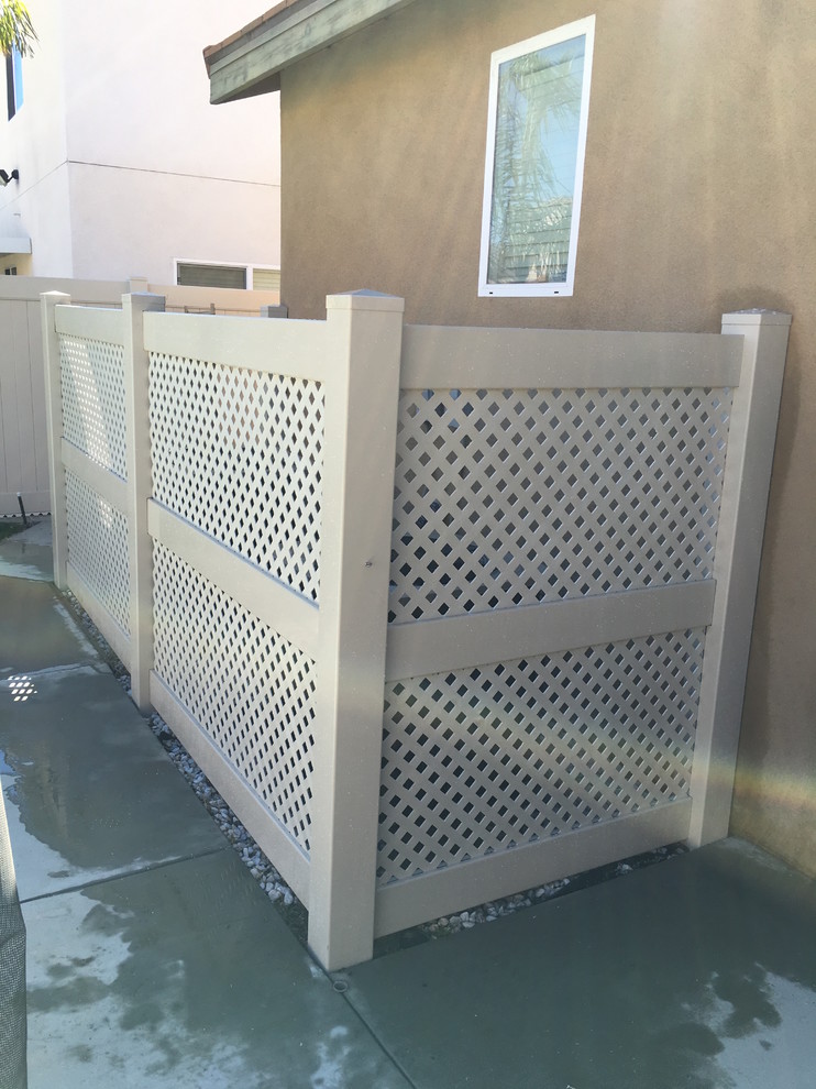 Vinyl Fence pool equipment enclosure Los Angeles by 3T Fence