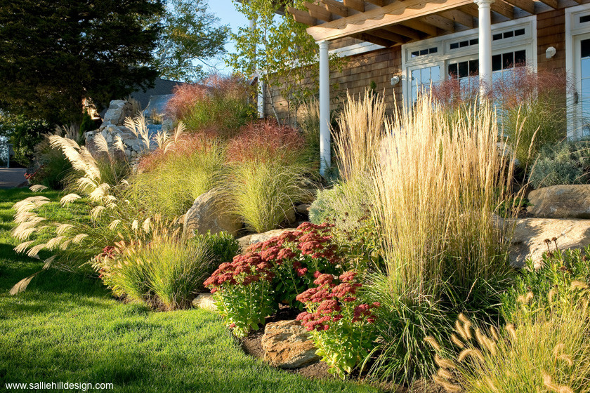 Large traditional side yard partial sun garden in Other for fall.