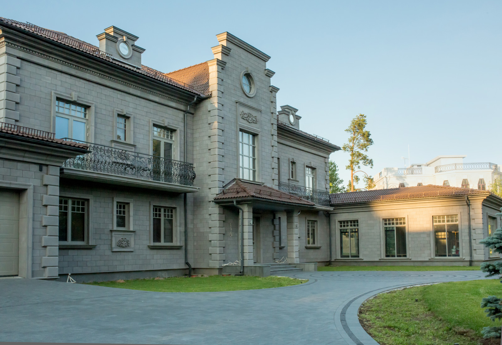 Классический особняк под Петербургом 1800м2