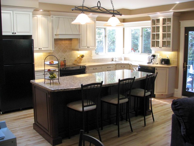 Hampton traditional-kitchen