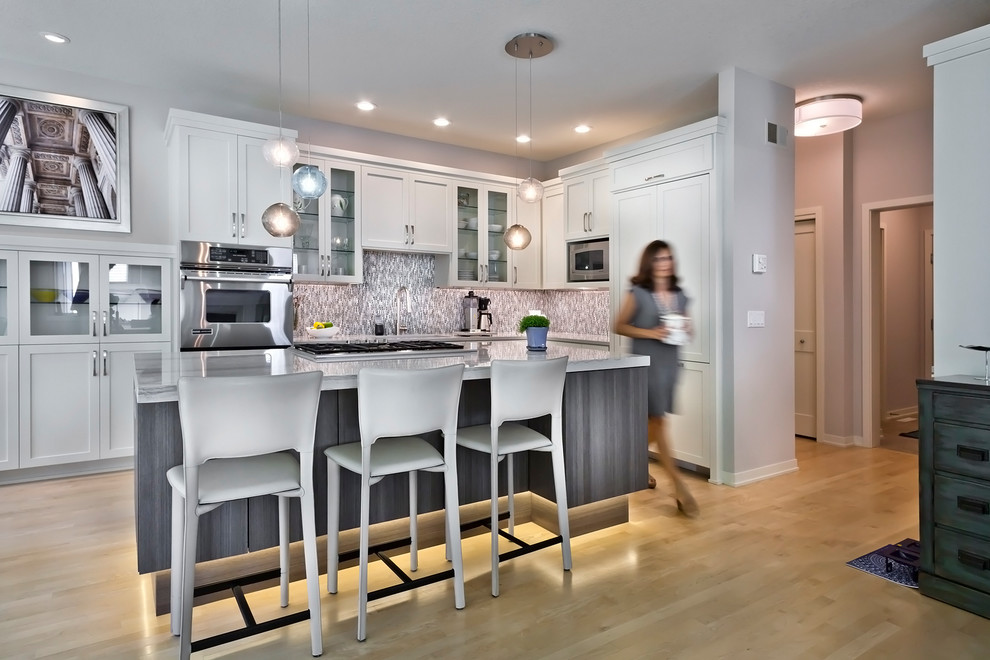Transitional kitchen photo in Minneapolis