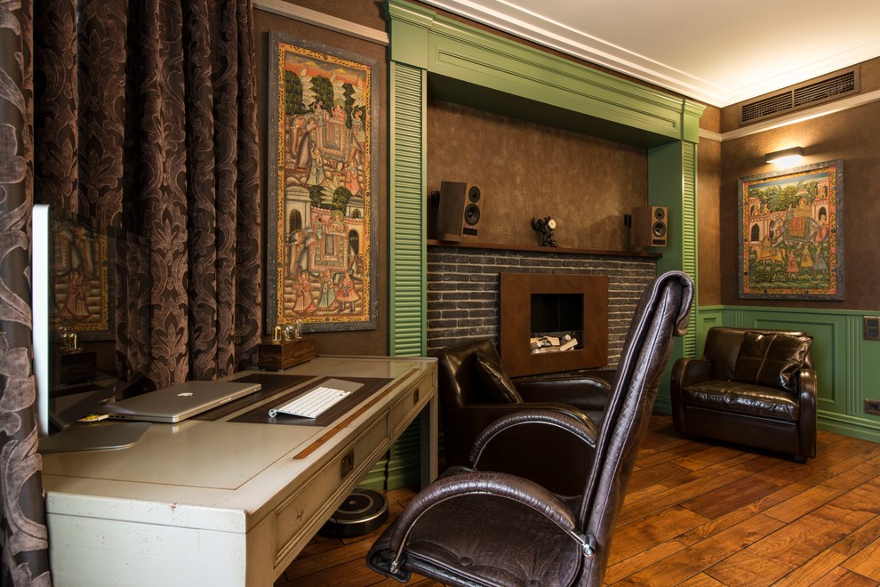 Кабинет, рабочий стол