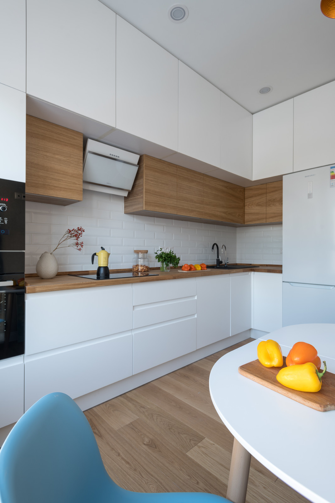 Два мира, две эпохи