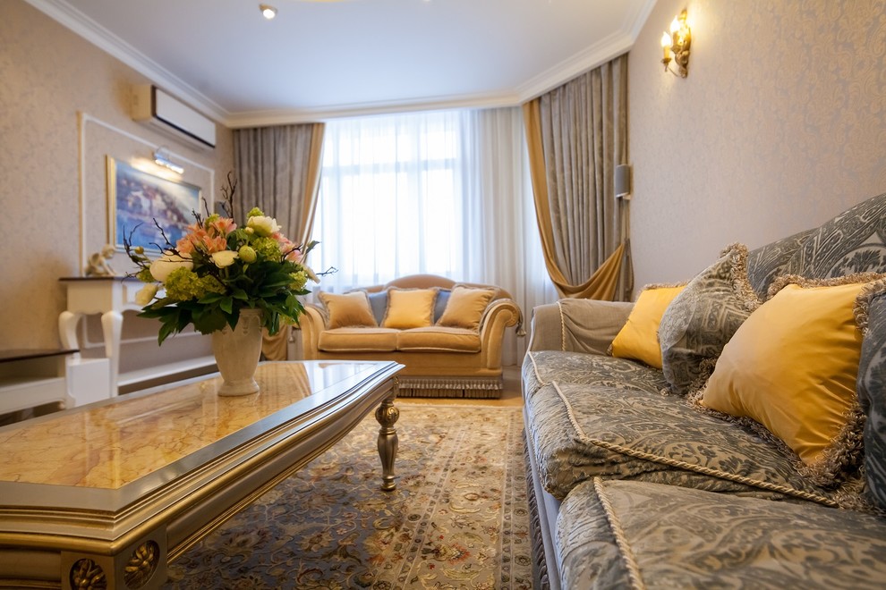 Тонкими линиями