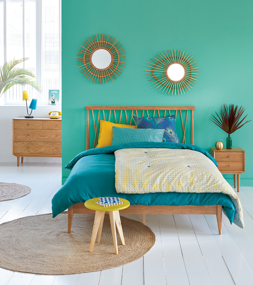 Design ideas for a tropical bedroom in Lille.