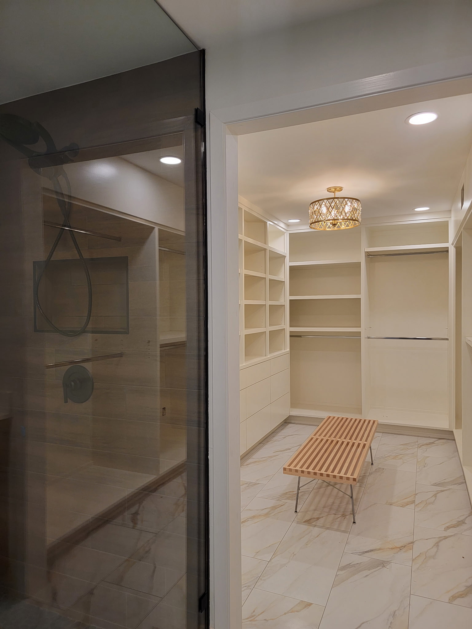 CONTEMPORARY MASTER BATHROOM WITH WALKING CLOSET
