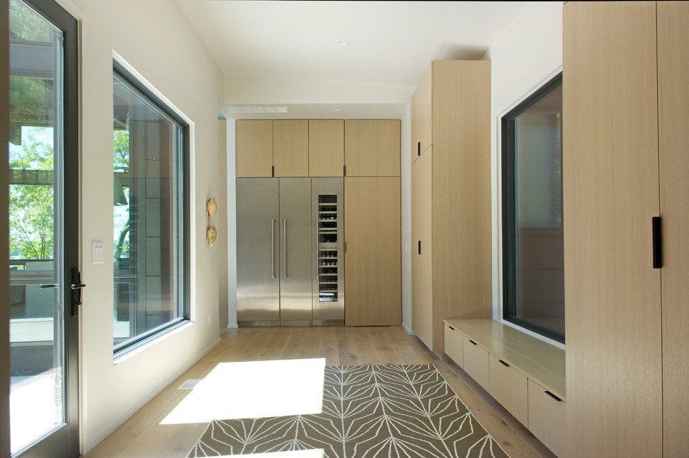 Entryway - modern entryway idea