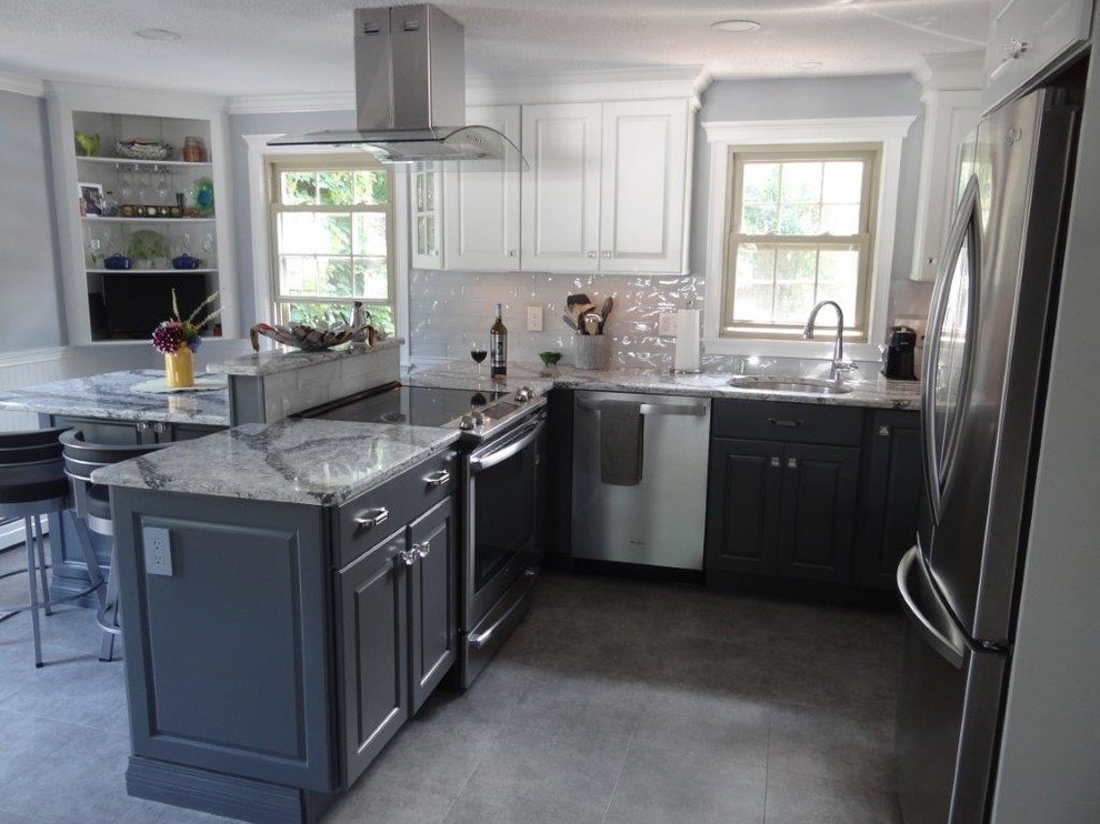 Kitchen - transitional kitchen idea