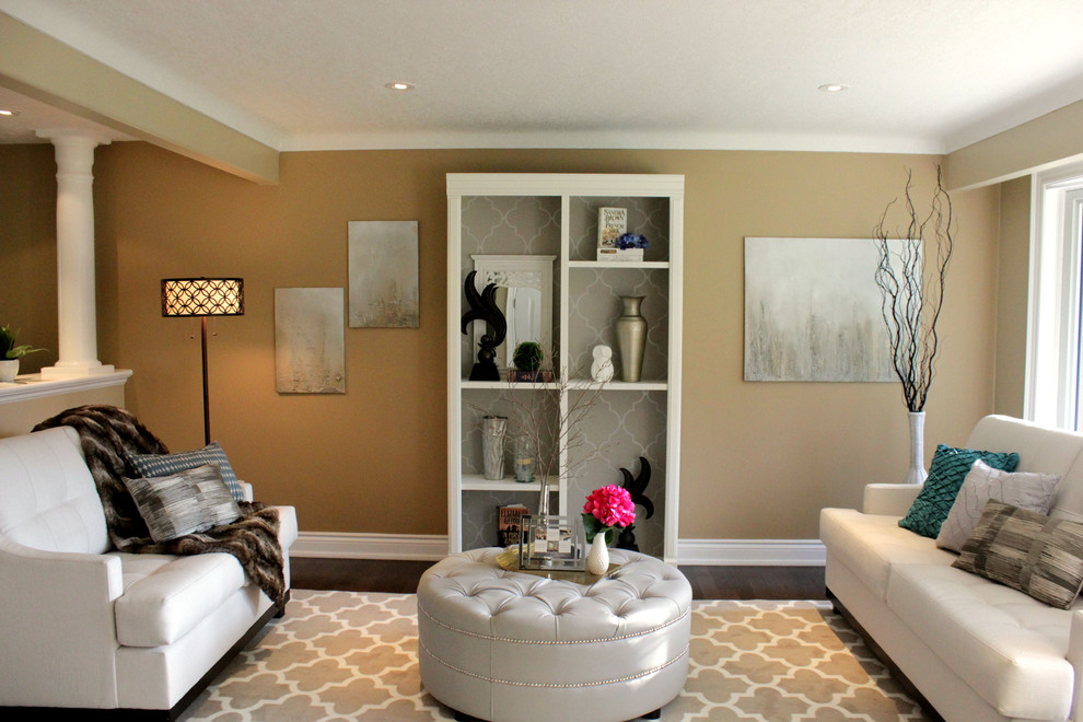 Inspiration for a contemporary living room in Toronto.
