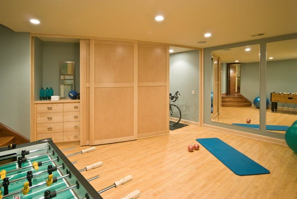 Photo of a transitional home gym in Minneapolis.