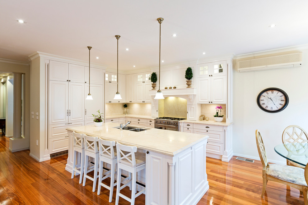 This is an example of a victorian kitchen in Melbourne.