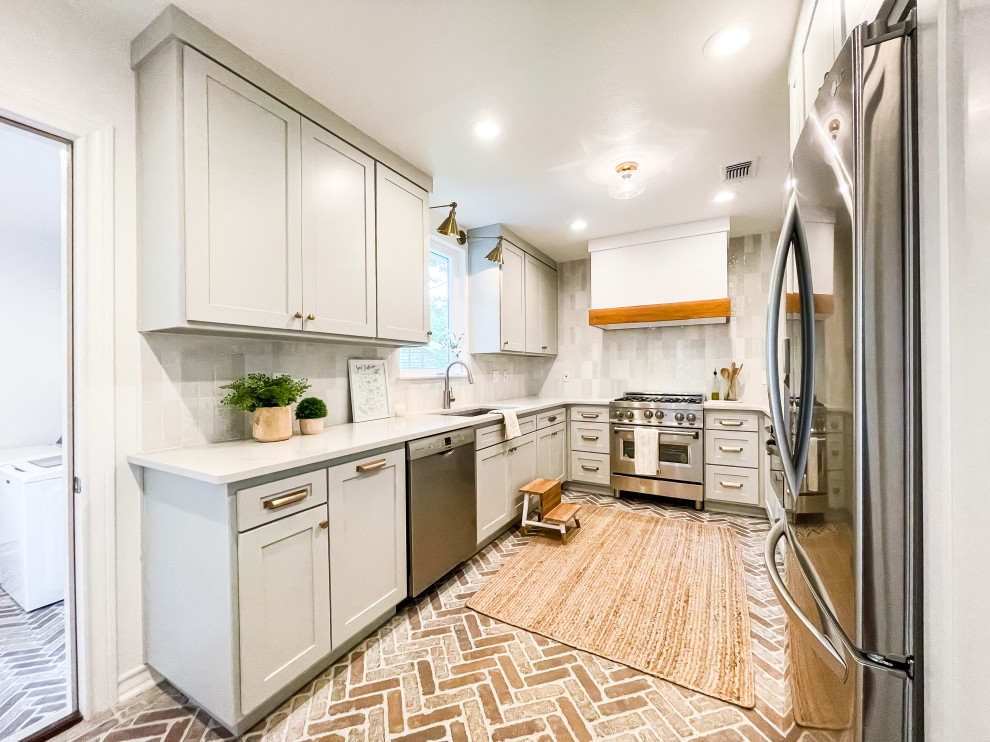 Enclosed kitchen - small modern u-shaped brick floor and multicolored floor enclosed kitchen idea in Other with an undermount sink, shaker cabinets, blue cabinets, marble countertops, multicolored backsplash, subway tile backsplash, colored appliances, no island and white countertops