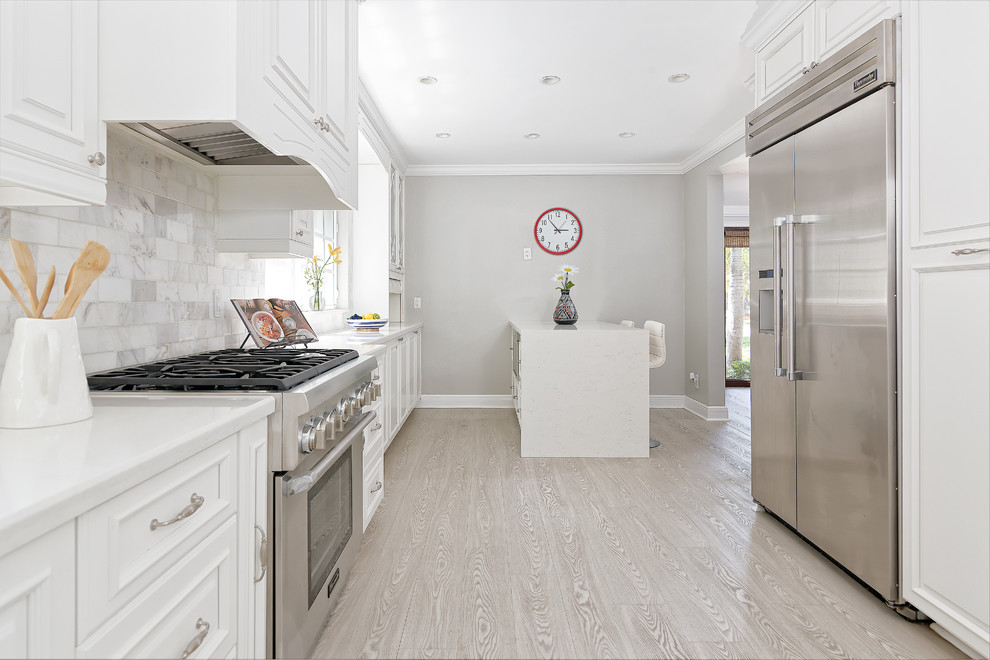 Example of a large kitchen design in Miami