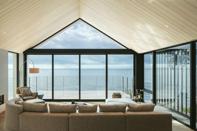 Santa Barbara Beach Bluff coastal-living-room