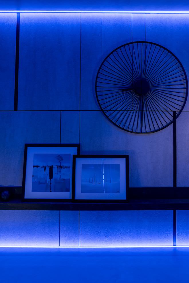 "Белый, серый и графит"