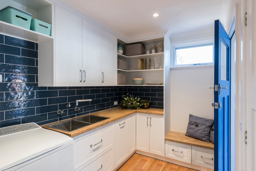 Medium sized traditional utility room in Melbourne.