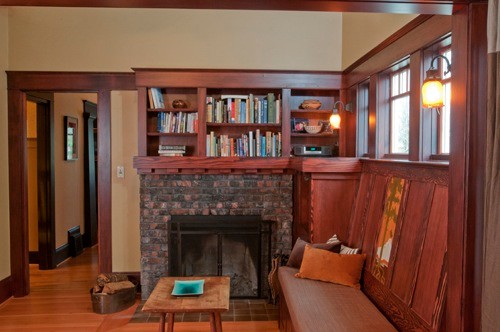 Inspiration for a traditional family room in Milwaukee.