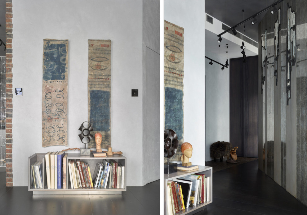 "Мужская" квартира с авторской керамикой и витражами в Москве