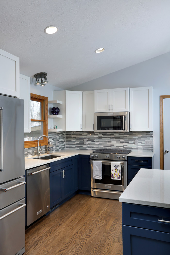 Example of a transitional kitchen design in Grand Rapids