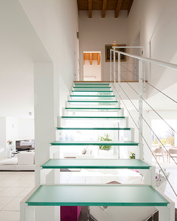 ガラスのおしゃれな階段の画像 75選 - 2026 年 1月 | Houzz (ハウズ)