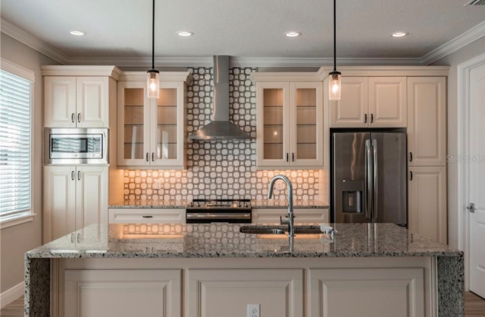 4 beds 2 baths