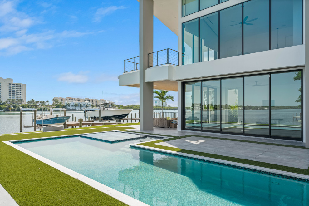 Home design - contemporary home design idea in Miami