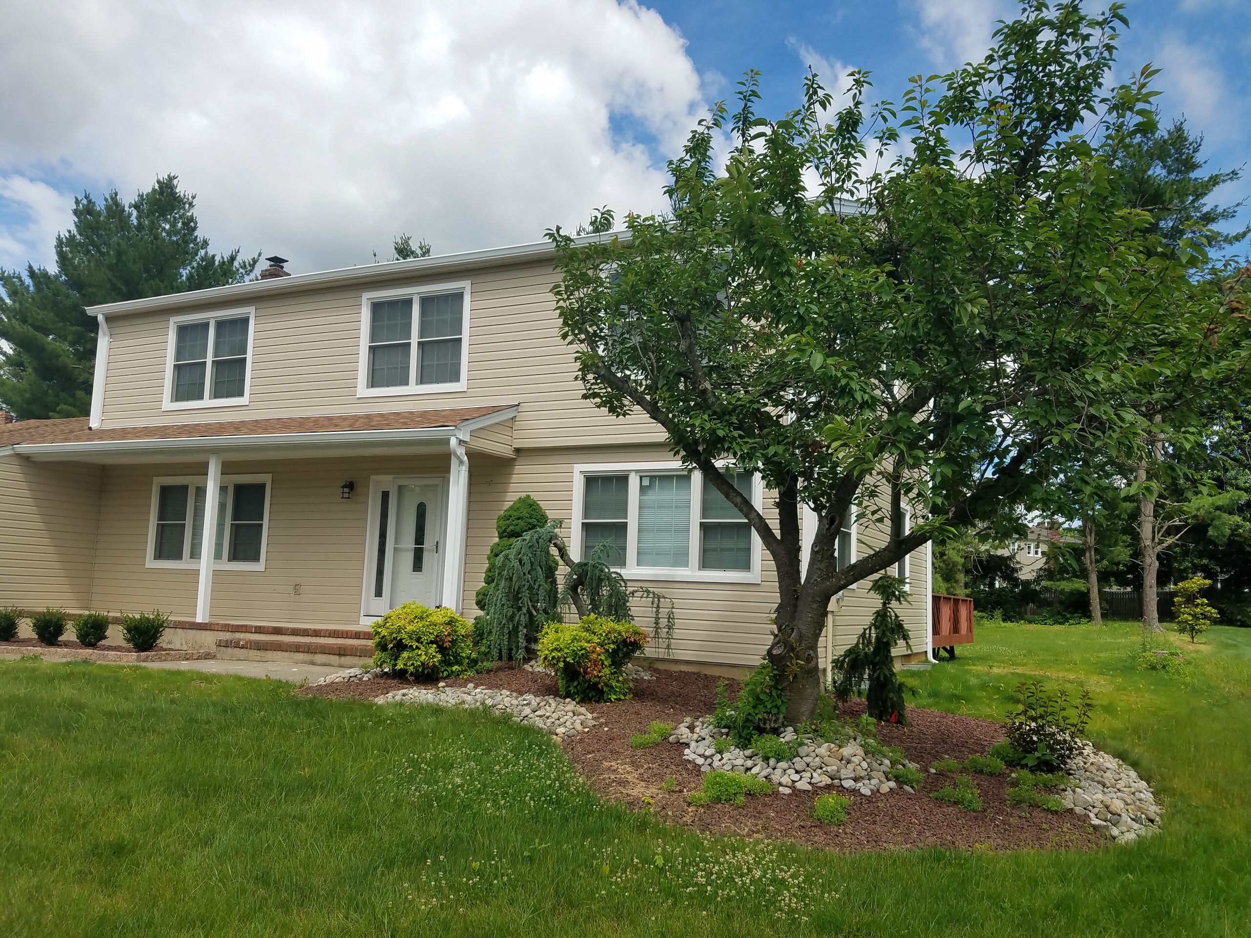 New Windows, Vinyl Siding, and Gutters at Gunpowder Drive in East Brunswick, NJ