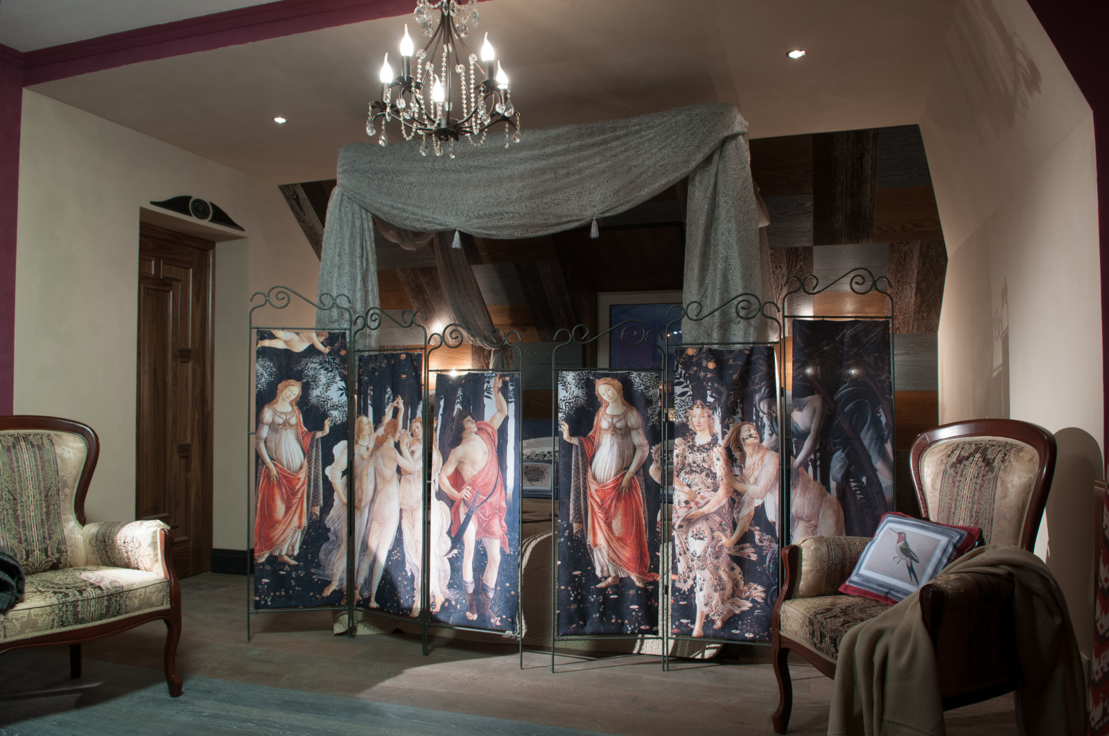 Яркие спальни