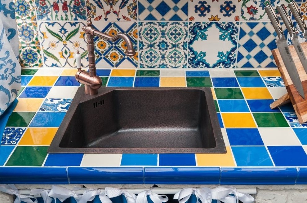 Стародачная беседка в средиземноморском стиле